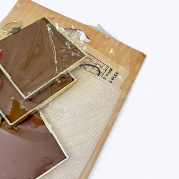 VTG WonderArt Counted Cross Stitch Christmas Ornaments Kit Sealed (Makes 3) 5534 - Picture 7 of 7